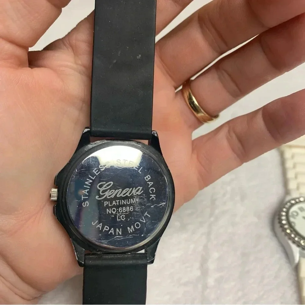 Lot of 4 large face watches, one Christmas themed the rest are basic watches